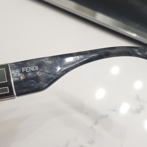 Authentic Fendi sunglasses Limited Edition - Picture 9 of 9